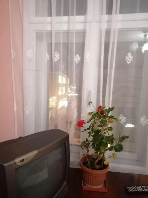 La 2 pași de Biserica Neagră-1