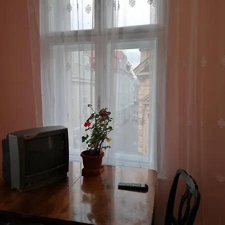 La 2 pași de Biserica Neagră-3